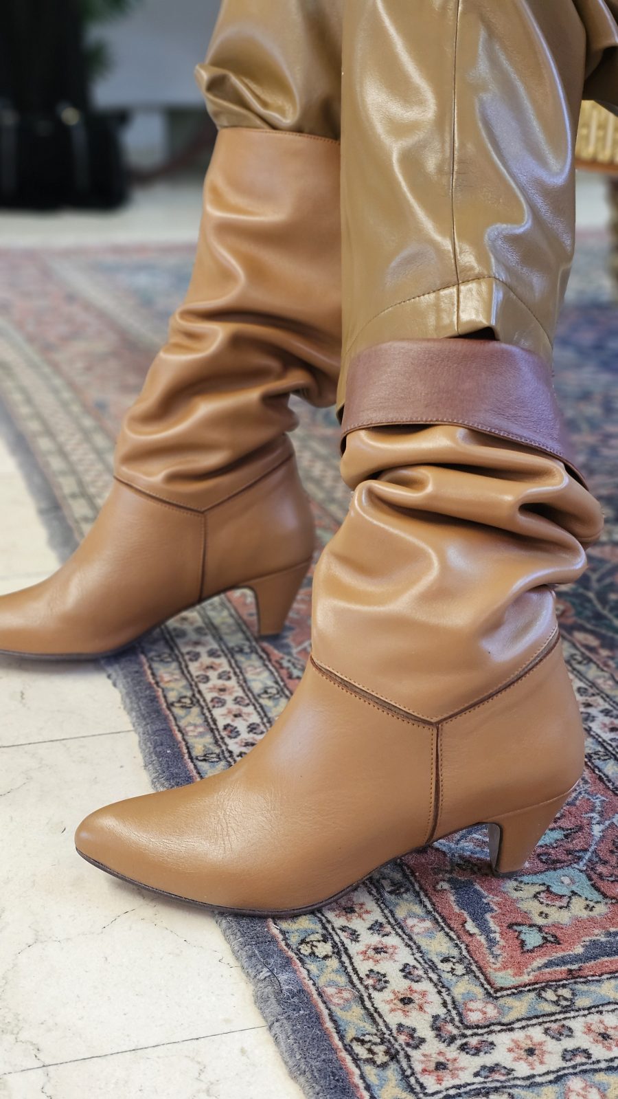 Bota de piel Jassmina ANONYMOUS