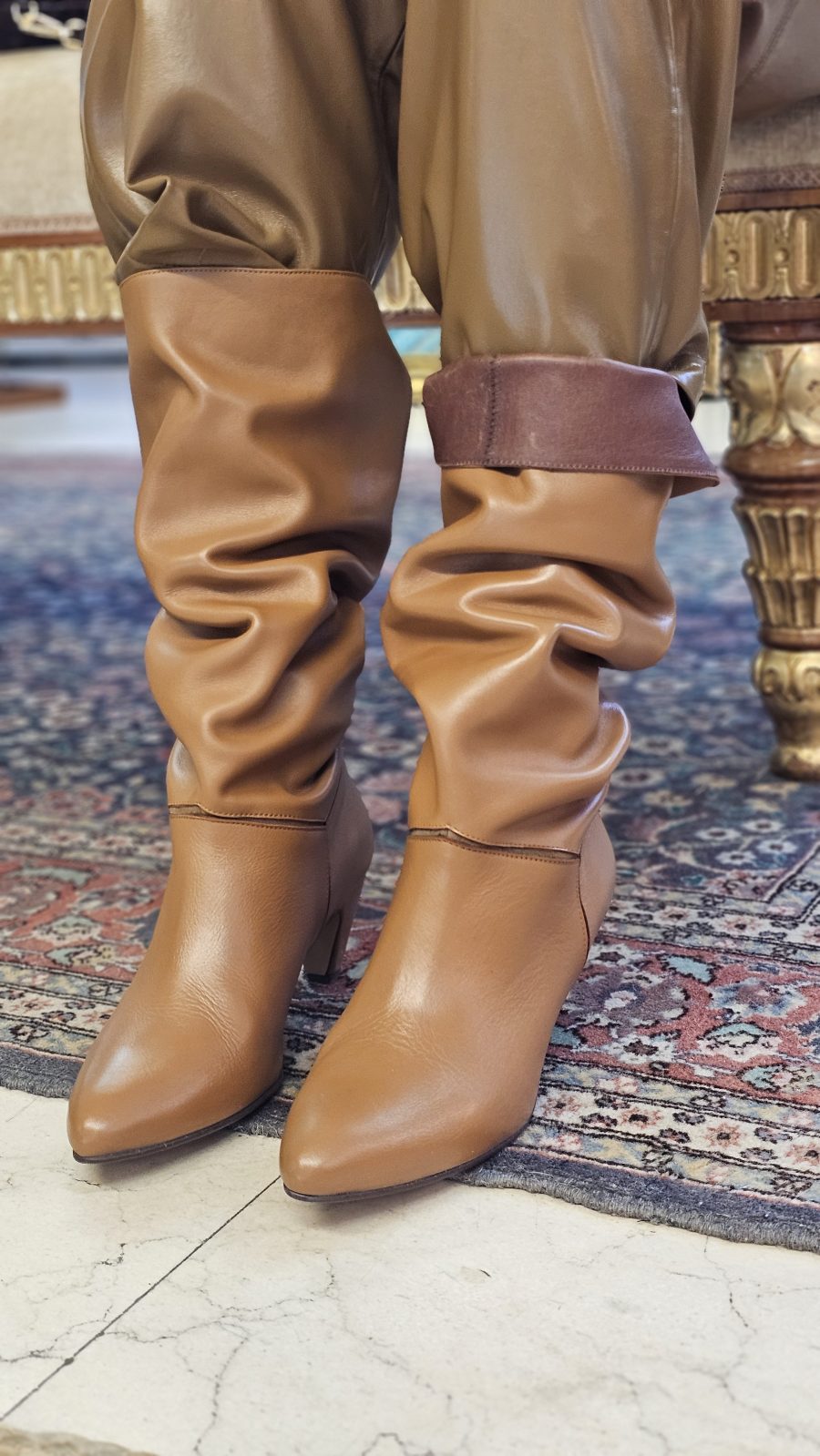 Bota de piel Jassmina ANONYMOUS