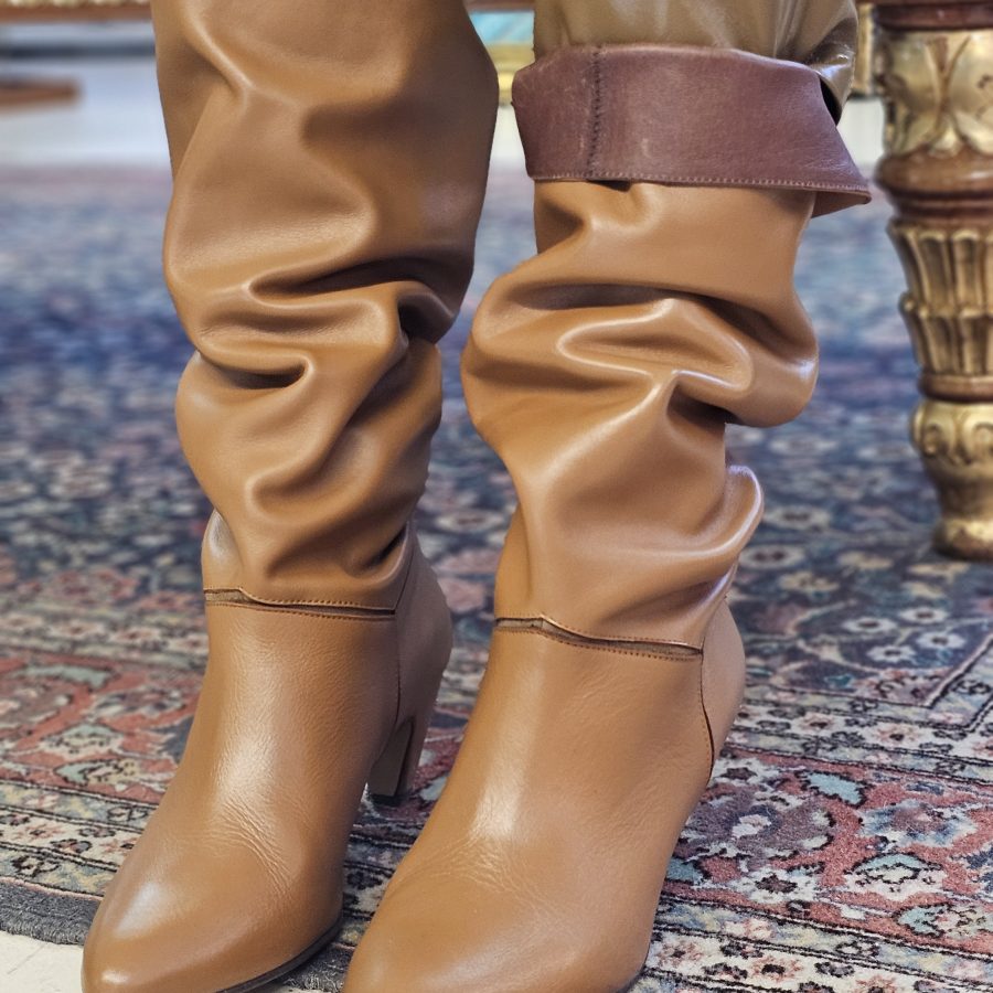 Bota de piel Jassmina ANONYMOUS